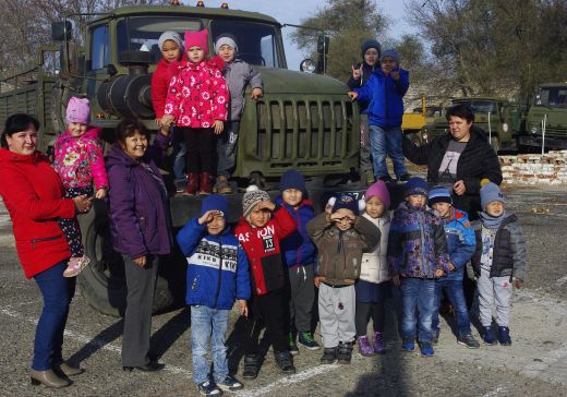 Досаафовцы Калмыкии обучают детей безопасному поведению на дороге