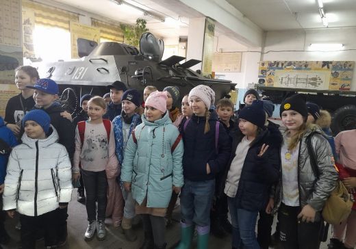 Омские школьники посетили ДОСААФ России