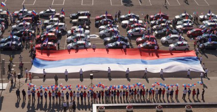 День российского флага в городе-герое Туле отметили автопробегом