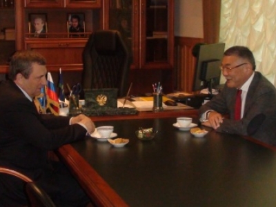 Председатель ДОСААФ России встретился с главой Республики Калмыкия